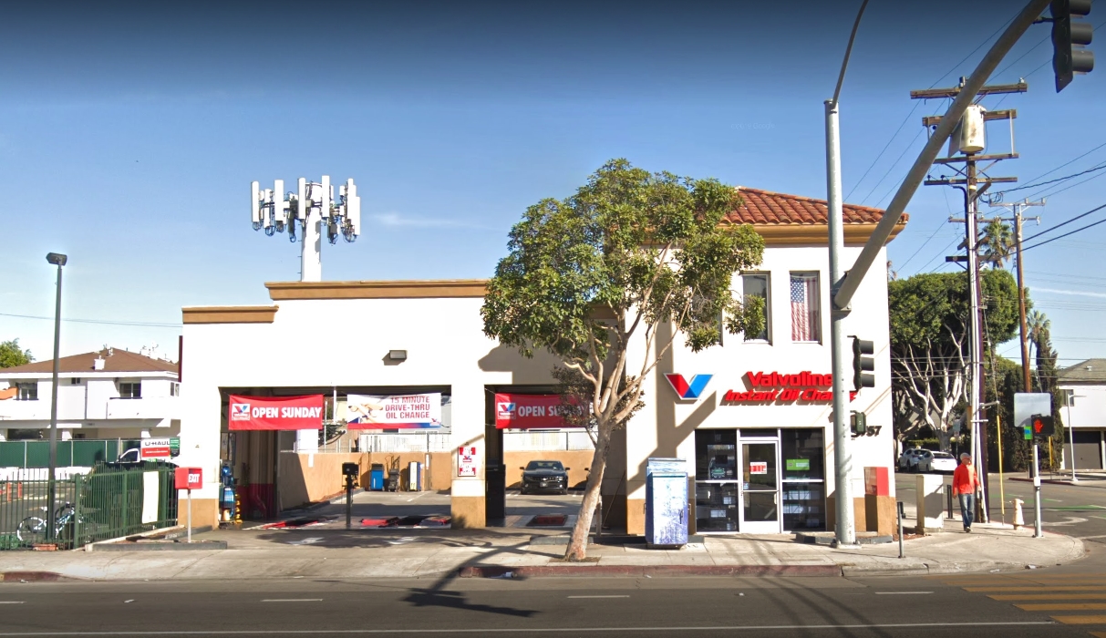 Photo of Valvoline Instant Oil Change Santa Monica location outside, near Pico Blvd and Olympic Blvd