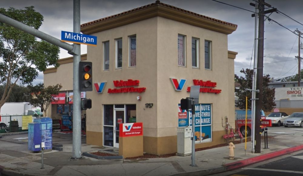 photo of our oil change service location at Lincoln and Michigan, Santa Monica.